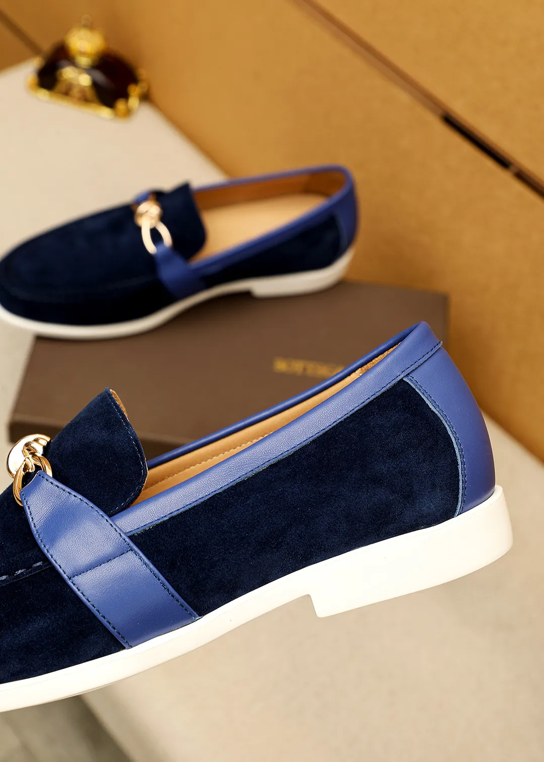Men's men's shoes 💰580 💐Bottega Venetta [BV] Hong Kong - counter synchronization 🔥Summer new models are popular on the official website! Original 1⃣:1⃣ production✊💯💯, top-quality original product, exclusive first release, carefully crafted, full of European flavor, gentleman style, upper material, imported top layer frosted cowhide, cowhide leather lining, imported original outsole, comfortable and wear-resistant. 4 colors available! Code number: 39-44 (38.45.46🉑️customized)